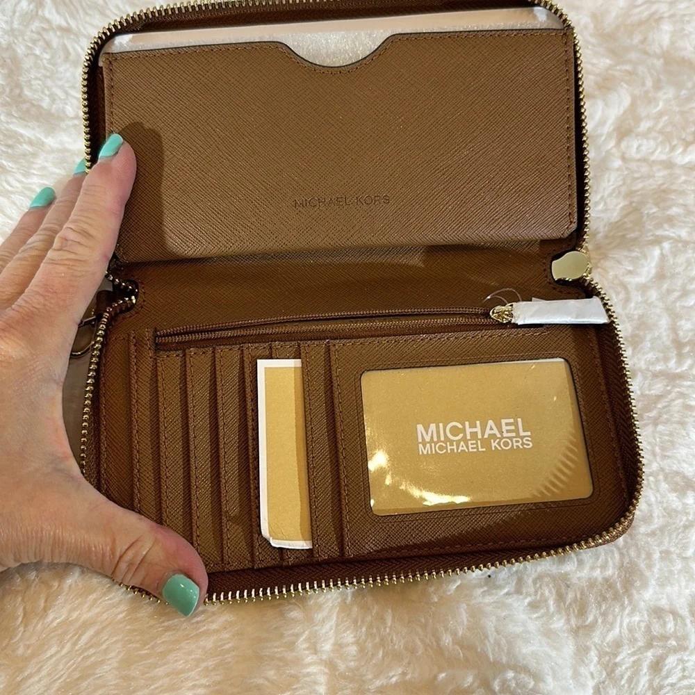 NWT Michael Kors Fulton, large flat phone case, leather brown clutch